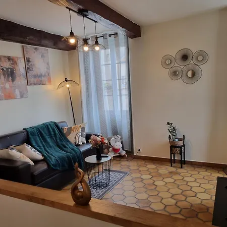 Апартаменты Le Cocon Charentais Saint-Meme-les-Carrieres