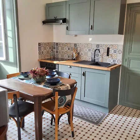 Апартаменты Le Cocon Charentais Saint-Meme-les-Carrieres